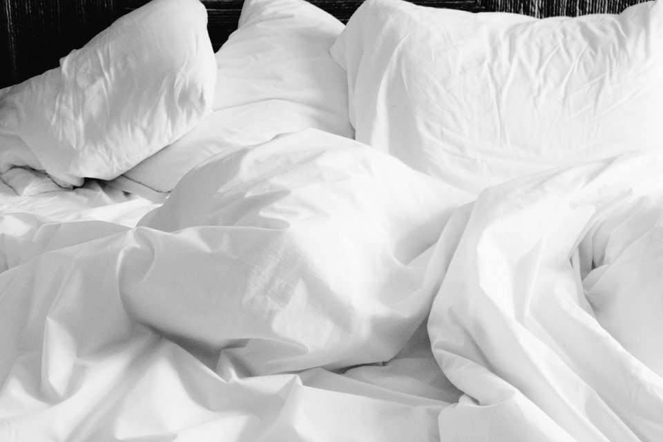 Pillows, Linen, Sheets, Bed, White, Home, Comfortable